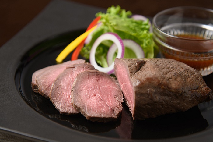 北海道 十勝ローストビーフ&ベーコン3点詰合せ 800g ハム 国産 冷蔵 北海道牛 北海道豚 贈答 ギフト