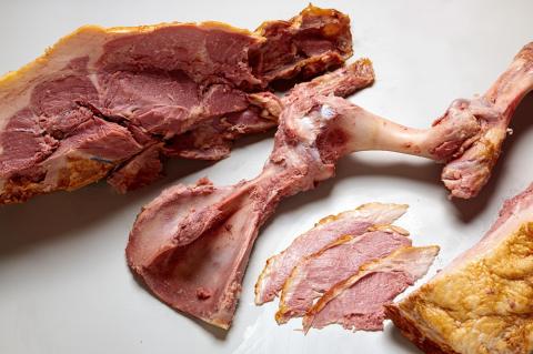 十勝骨付きハム