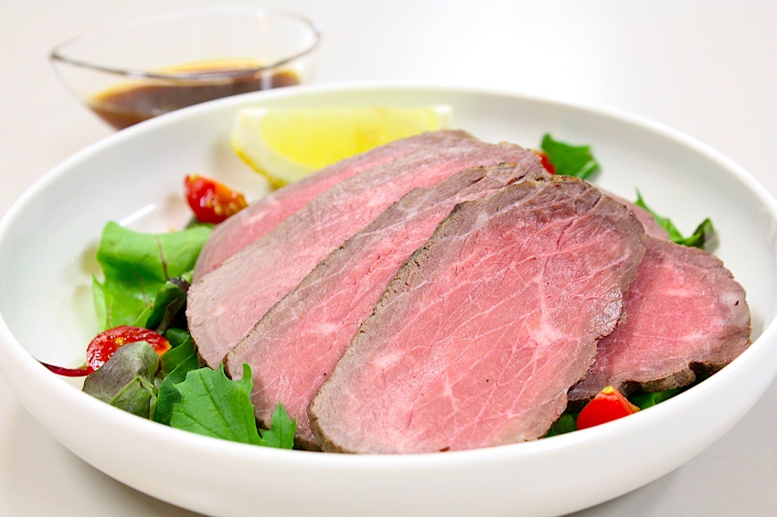 ローストビーフ 600g （2～3パック） 冷蔵 お中元 お歳暮 ギフト 贈答 無添加 タレ付き チルド発送 お取り寄せ 十勝ローストビーフ