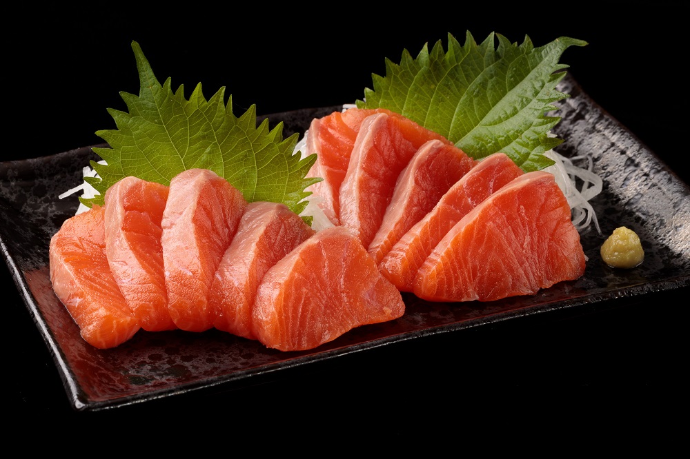  国産ドナルドサーモン（生食用）500g　小分け4パック前後