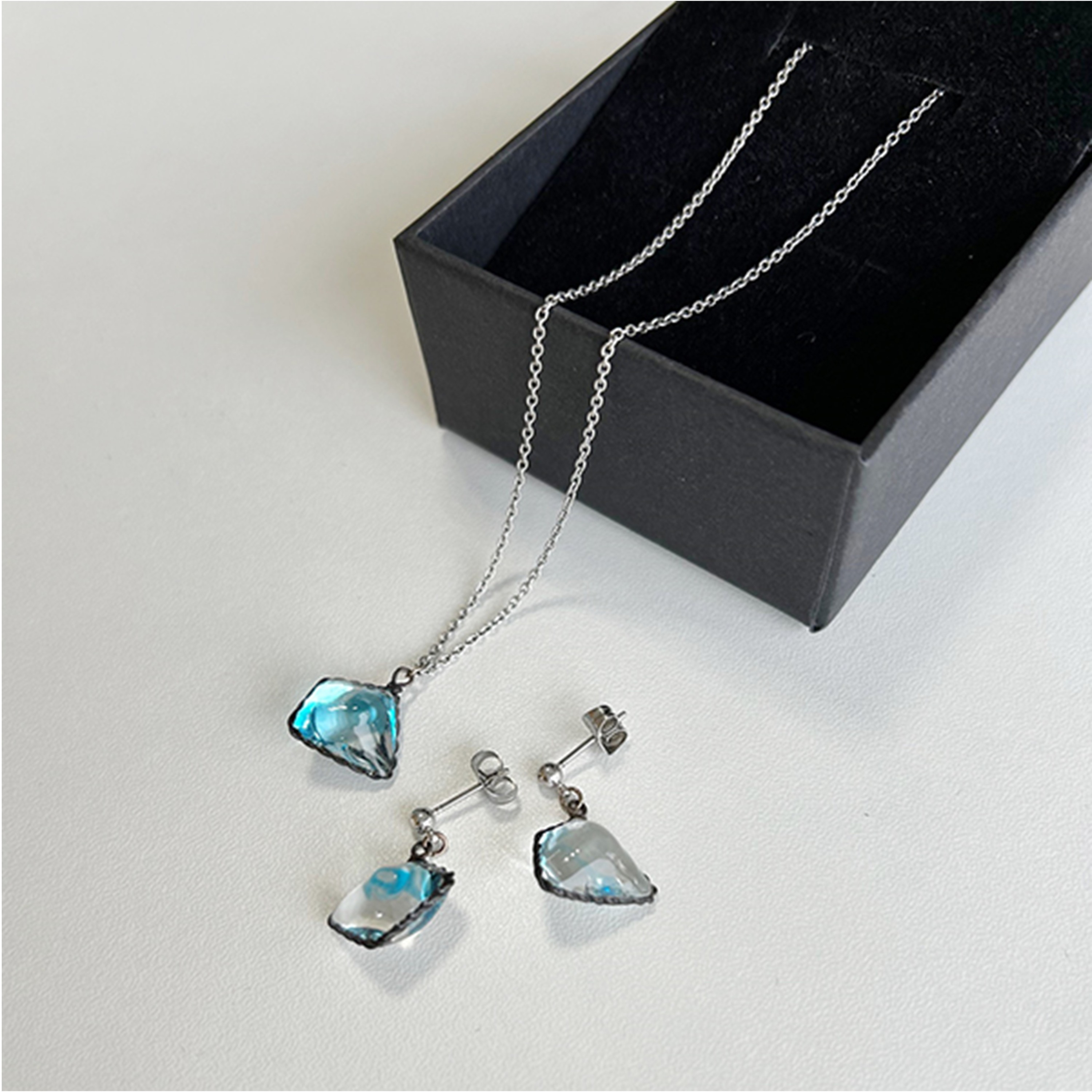 ジュエリーアイス ネックレス＆ピアスセット（ブルー） ネコポス対象商品"北海道 十勝 豊頃町"