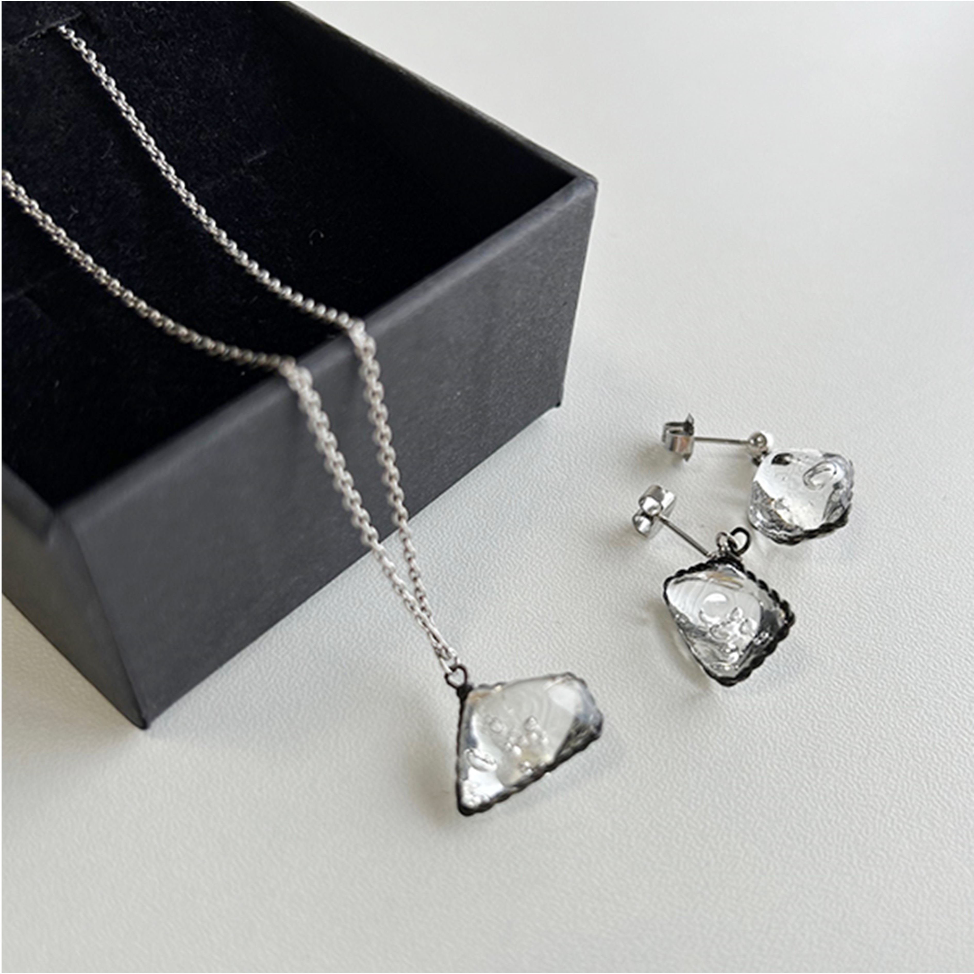 ジュエリーアイス ネックレス＆ピアスセット（透明） ネコポス対象商品"北海道 十勝 豊頃町"