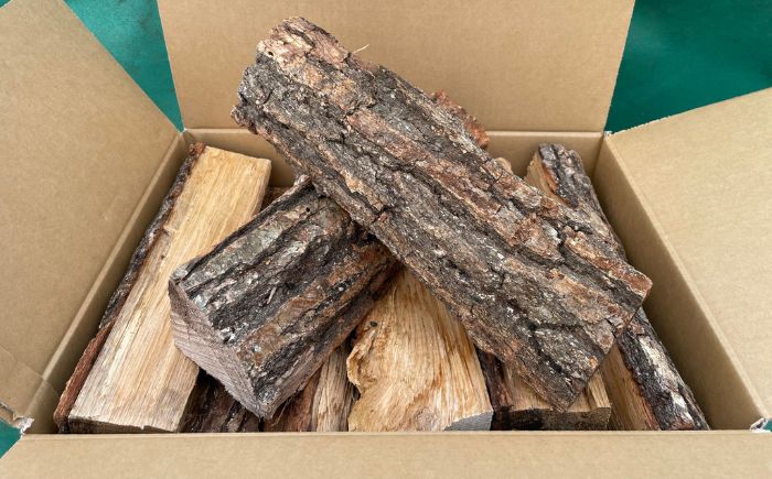 あしょろのミズナラ薪 約20kg《足寄町》【合同会社tetote】 [BEBD001]