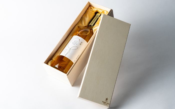 茜鶴 白イチゴワイン 720ml（7度）《足寄町》【足寄町農業協同組合】 [BEAB003]