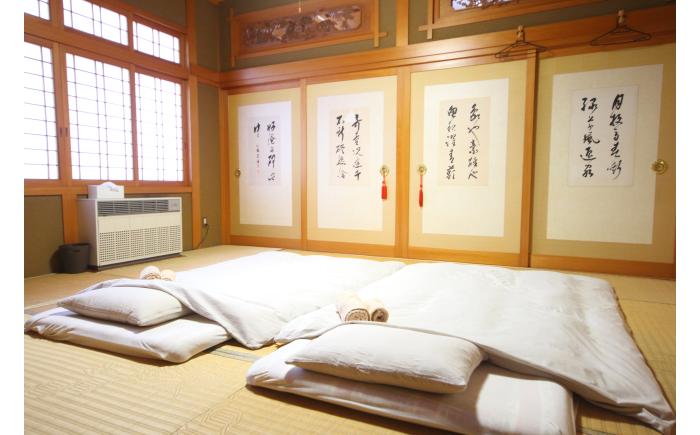 【ハンターがいる宿】GuestHouse ぎまんち 宿泊券（1名様・1泊素泊まり）《足寄町》【野生肉専門店やせいのおにくや】 旅行 体験 [BEBE012]