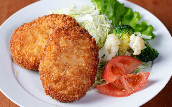 【4月1日から順次発送】【しあわせチーズ工房】ラクレット使用！しあわせコロッケ 12個 《足寄町》【Woody bell】 [BEBM005] 12個