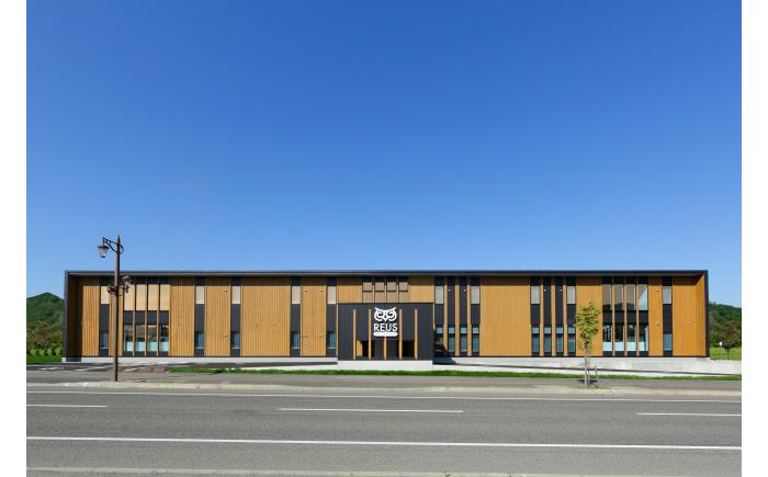 十勝の素材にこだわったレウス チーズケーキ「プレーン・あずき」12cm×各1ホール《足寄町》【株式会社ASCOM】 [BEAP005]