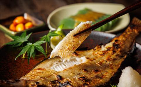 【12/21まで年内発送】＜北海道産＞柳かれいを一夜干しに!「柳かれい一夜干し」2枚×4個セット【配送不可地域：離島】