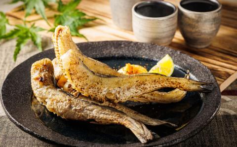 【12/21まで年内発送】＜北海道産＞ 氷下魚(こまい)を一夜干しに「一夜干しこまい」300g×5個【配送不可地域：離島】