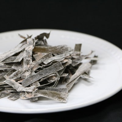 【12/21まで年内発送】【昆布のおやつ】北海道産の昆布を使用した 梅おやつ昆布 2個