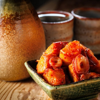 【毎月定期便】みなとのタコキムチ＜北海道釧路町 昆布森産タコ使用＞ 300g×1パック　全5回【配送不可地域：離島】