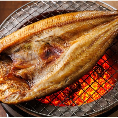 【毎月定期便】北海道産ほっけ一夜干し 400～449g×2枚 釧路町の匠が贈る 北の至宝 干物全4回【配送不可地域：離島】