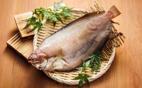 【12/21まで年内発送】＜北海道産＞柳かれいを一夜干しに!「柳かれい一夜干し」2枚×2個セット【配送不可地域：離島】