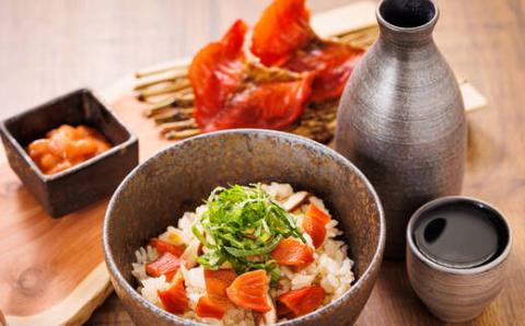 【12/21まで年内発送】＜北海道産＞秋鮭(サケ)のみを使用した「鮭とば半身」1枚【配送不可地域：離島】