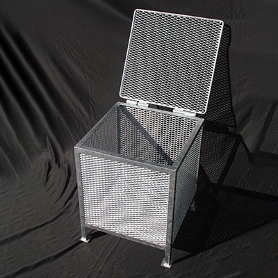 金属加工のプロがつくる「屋外用のゴミ箱」(縦50cm×横50cm×高さ60cm)