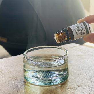 浜中町生まれトドマツ精油『とどろっぷ』10ml　1本_250203