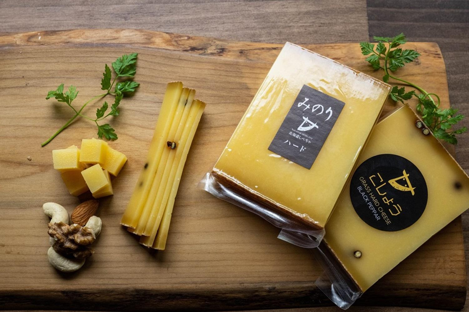 【Japan Cheese Awards 2024金賞受賞】長坂牧場チーズ工房　長期熟成ハードチーズ みのり と こしょう 100g×各3個【 ナチュラルチーズ 乳製品 発酵 熟成 グルメ ギフト お取り寄せ 標茶町 北海道 】