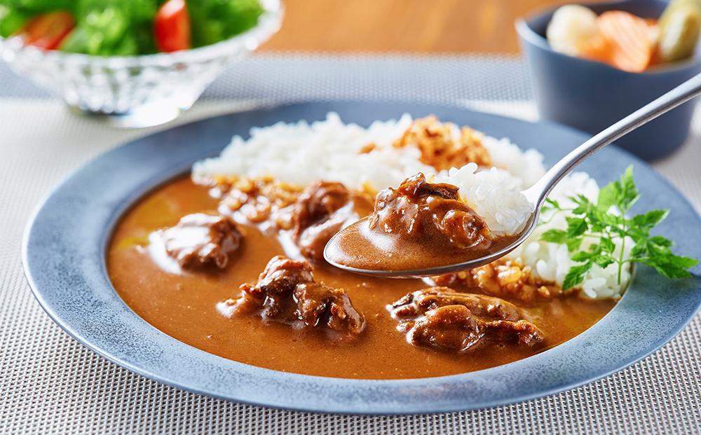 「星空の黒牛」ビーフカレー（180g）×4個【 ビーフカレー 加工品 肉加工品 おうちごはん 簡単調理 レトルト  グルメ ギフト お取り寄せ 標茶町 北海道 】