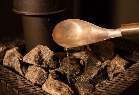 9004.森の中に佇むプライベートサウナ＆温泉施設「屈斜路湖サウナ倶楽部」の2時間貸切利用券（最大6名までご利用可能です）