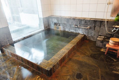 9004.森の中に佇むプライベートサウナ＆温泉施設「屈斜路湖サウナ倶楽部」の2時間貸切利用券（最大6名までご利用可能です）