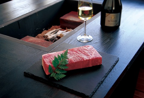 9135.ワッカヌプリ　宿泊券４名様１棟貸切道産和牛プラン