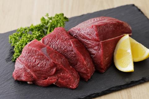 鶴居村特産 エゾ鹿モモ肉ブロック　400g×2パック　鹿肉