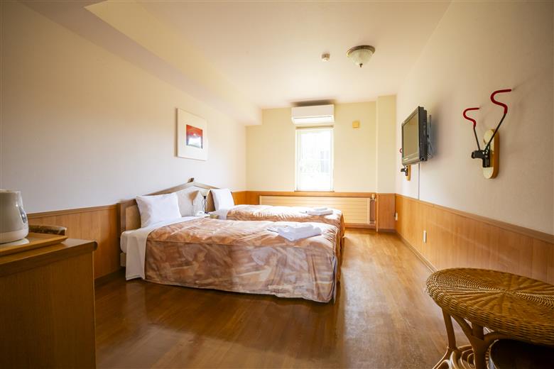 鶴居村モール温泉HOTEL TAITO宿泊券「1泊2食付　釧路湿原国立公園秘境ガイドプラン(2名様)」