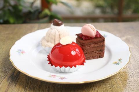 おいしい食事と小さなお宿　ホテル夢工房　宿泊券【一泊二食付きスタンダードプラン】(1名様)