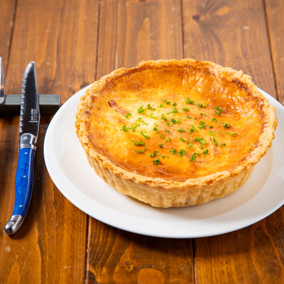 酪恵舎チーズとベーコンの自家製キッシュ_H020-1254