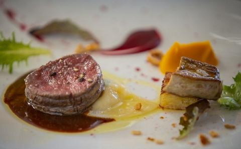 【東京丸の内】Sens & Saveurs（サンス・エ・サヴール）北海道白糠食材ランチコース 3名様_Y150-0542