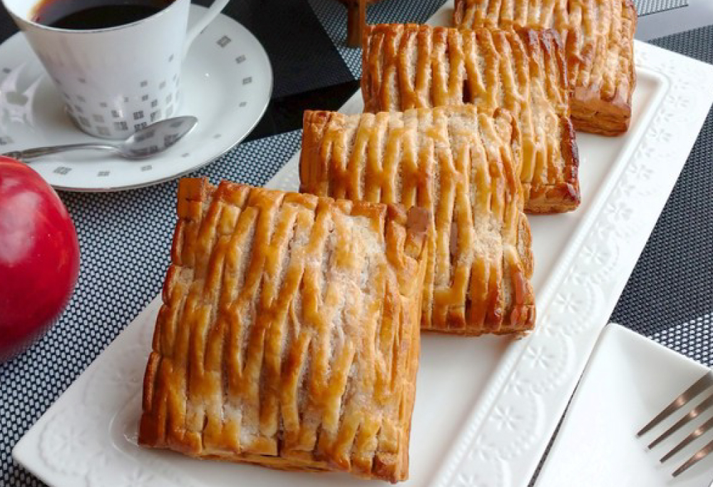 【定期便】酪農王国のアップルパイ 大きな3号サイズ(4個入) × 8ヵ月【全8回】