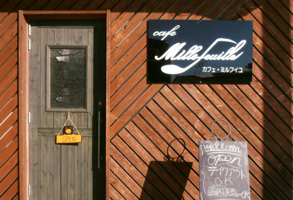 【定期便】酪農王国のアップルパイ 大きな3号サイズ(4個入) × 2ヵ月【全2回】