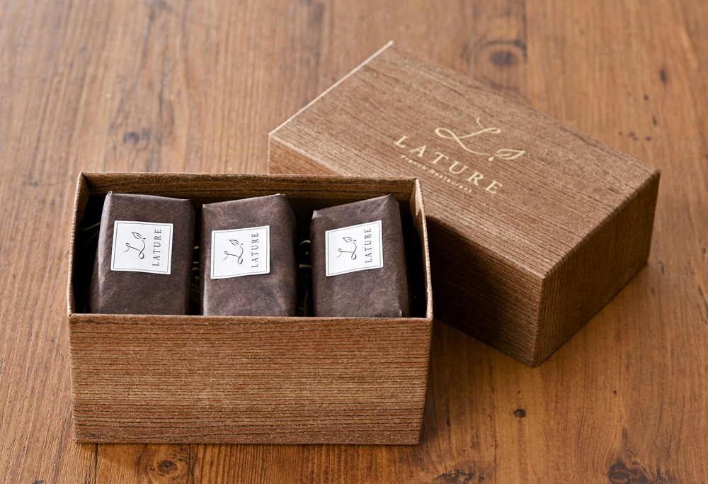 御礼！ランキング第1位獲得！別海町産発酵バター使用 LATUREの「レーズンバターサンド」6個入り【CC0000137】