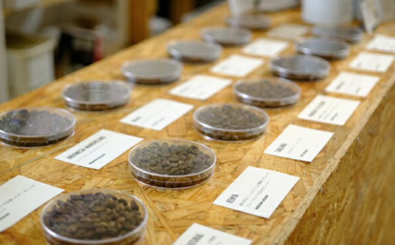 ONUKI COFFEEコーヒー缶とオリジナルコーヒー200g（豆）【2701302】