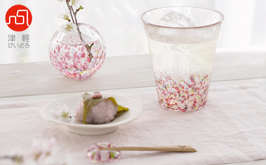 にほんの色一輪挿し 舞う桜