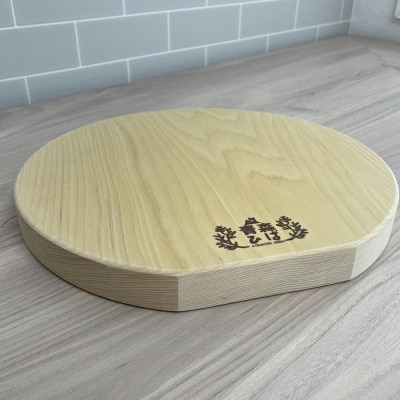 丸型青森ヒバ まな板(約29cm×約27.5cm/厚さ 約2.7cm)