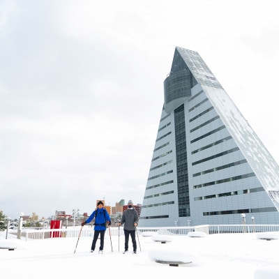 冬の海、青森ベイエリアSnowHikeツアー1名様【体験時間:約2時間】