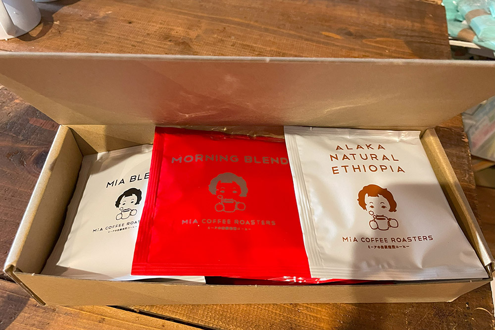 自家製弘前カマンベールのチーズケーキ 1個と自家焙煎ドリップパックコーヒー（1人前用 3種類各5パック／計15パック）セット スイーツ