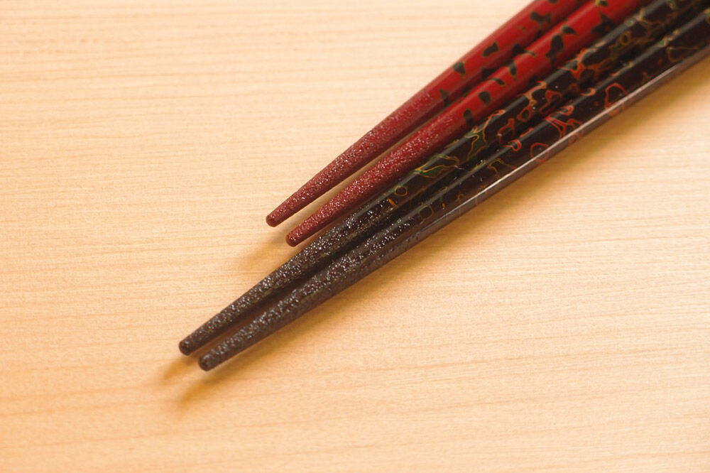 【寄附金額見直しました】津軽塗 夫婦箸 めじゃ 唐塗 呂（大）・赤（中）