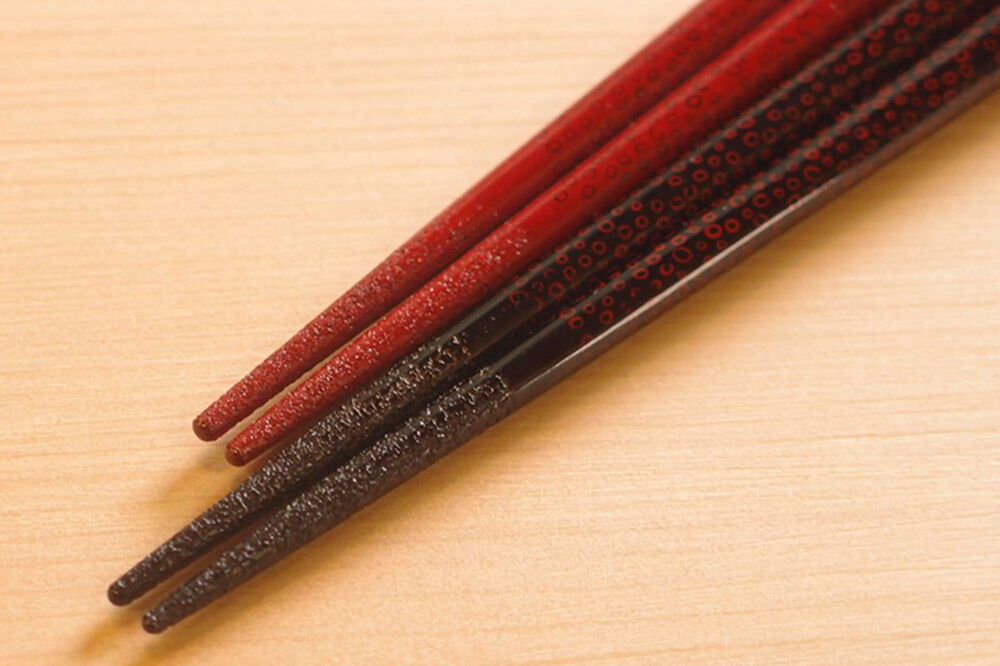 【寄附金額見直しました】津軽塗 夫婦箸 菜の華めじゃ 七々子塗 黒（大）・赤（中）