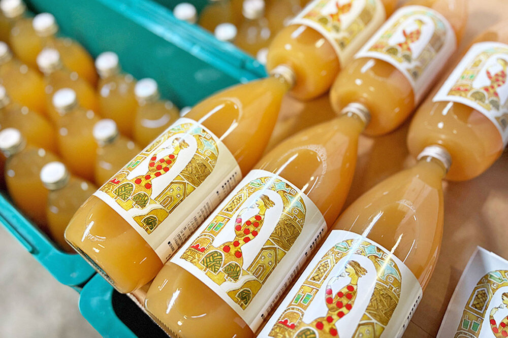 【飾る】 りんごジュース 1L × 6本 ストレート 保存料・着色料無添加 リンゴ 果汁 林檎 飲料 アップル 果物 フルーツ 青森 飲み物 ドリンク