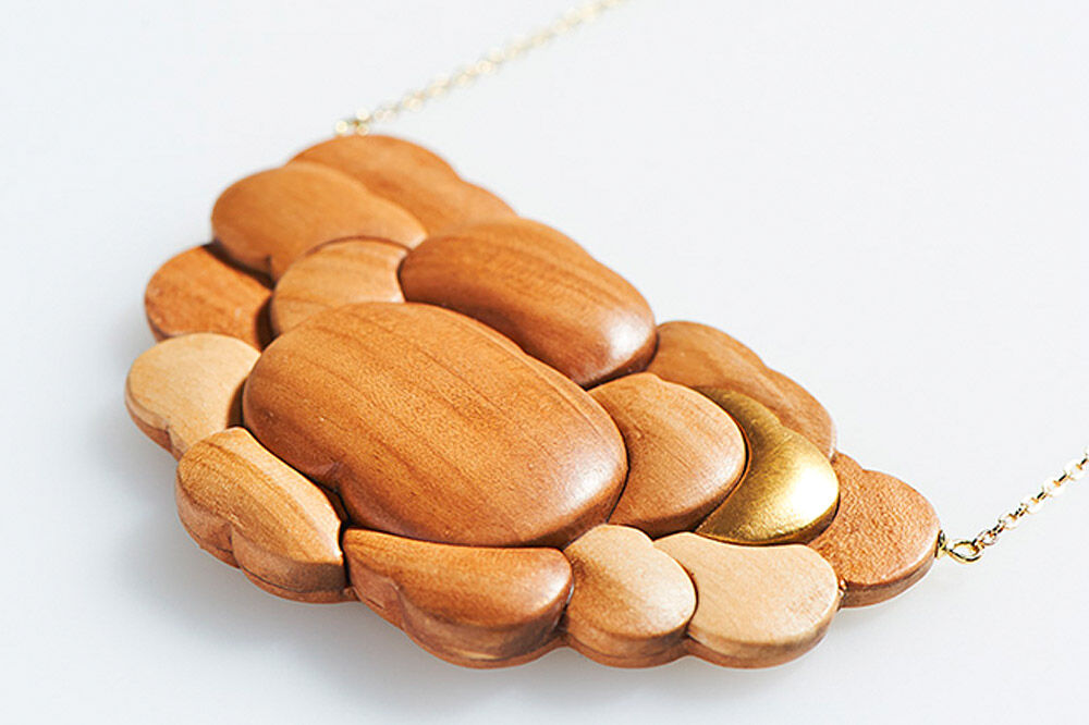 【寄附金額見直しました】ネックレス「りんごたち」（Long） 木製 おしゃれ かわいい 日本製 アップル 林檎 モチーフ アクセサリ