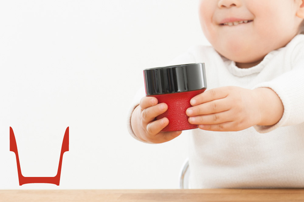 aeru 津軽塗りの こぼしにくい【コップ】（乳白唐塗り）食器 津軽塗 湯呑 湯呑み 湯のみ ぐい呑み ベビー 赤ちゃん 子供 介護 高齢者 プレゼント ギフト ベビー用品 ベビー食器 こども食器 おしゃれ 津軽塗り 工芸品 青森 青森県