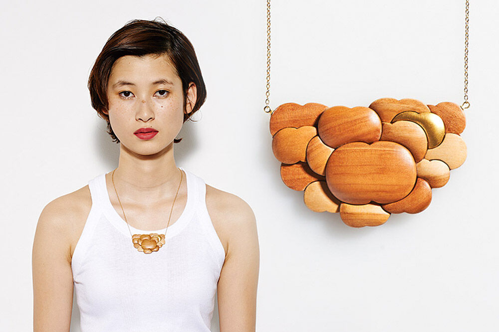 【寄附金額見直しました】ネックレス「りんごたち」（Short） 木製 おしゃれ かわいい 日本製 アップル 林檎 モチーフ アクセサリ