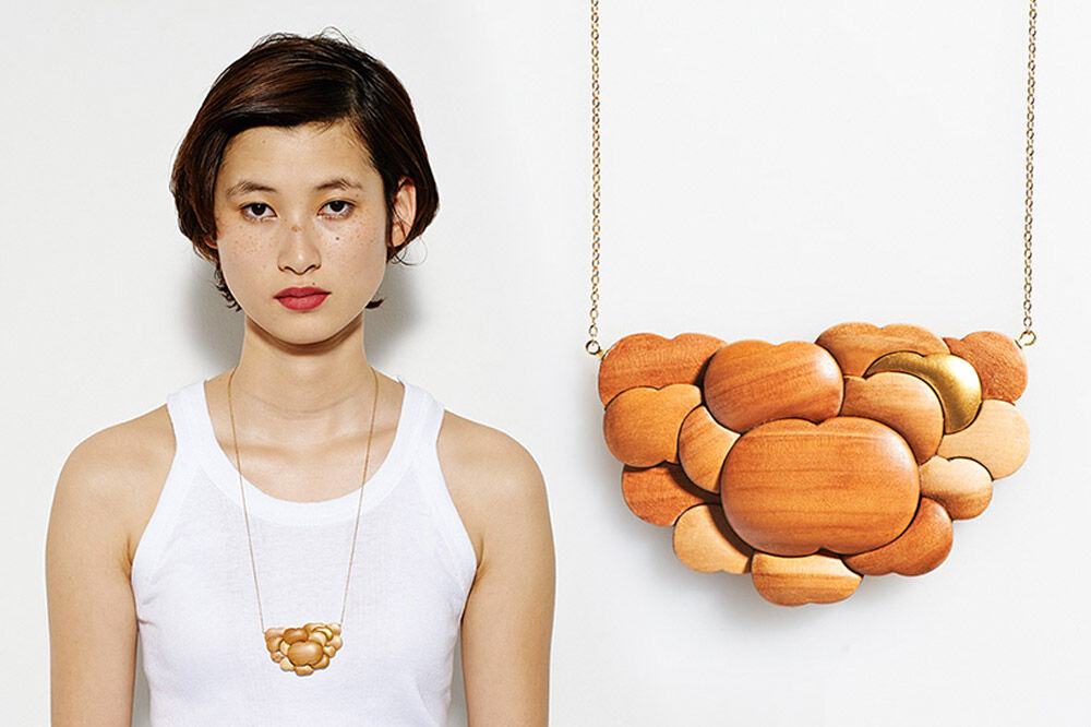 【寄附金額見直しました】ネックレス「りんごたち」（Long） 木製 おしゃれ かわいい 日本製 アップル 林檎 モチーフ アクセサリ