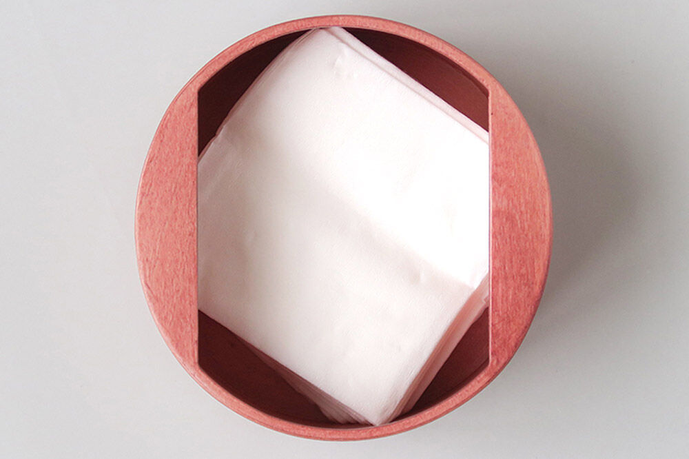 【寄附金額見直しました】「食べられないバウムクエヘン」ティッシュボックス（さくら色）1個