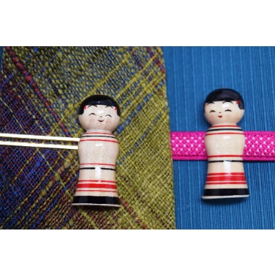 「こけス」ネクタイピン＆帯留め(赤ロクロ線)