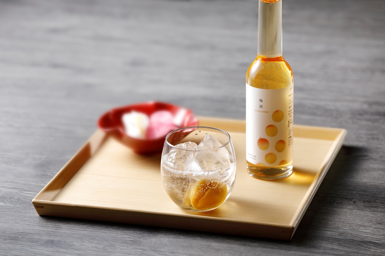 梅酒 アップルブランデー 仕込み 250ml 19% LOVEVADOS梅酒  【青森りんご100％使用のアップルブランデー ウメシュ ブランデー梅酒 林檎 梅 酒 完熟梅 うめしゅ 】