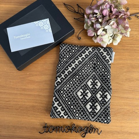 こぎん刺し　名刺入れ 黒×生成り カードケース ハンドメイド 手作り カード入れ こぎんざし こぎん 刺し子 雑貨 日用品 黒 ブラック | 青森 津軽 五所川原