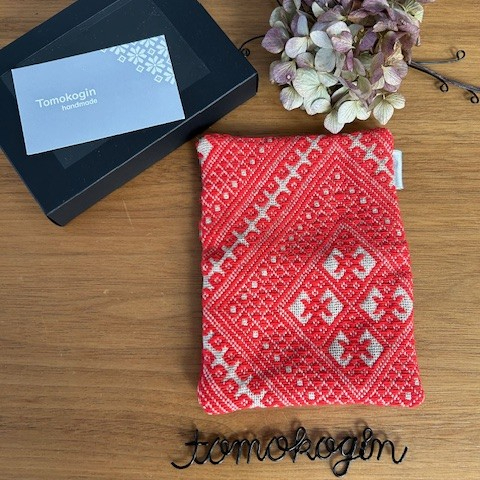 こぎん刺し　名刺入れ 赤×生成り カードケース ハンドメイド 手作り カード入れ こぎんざし こぎん 刺し子 雑貨 日用品 赤 レッド | 青森 津軽 五所川原
